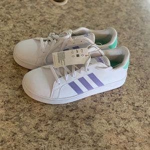 Adidas Grand Court 4K’s